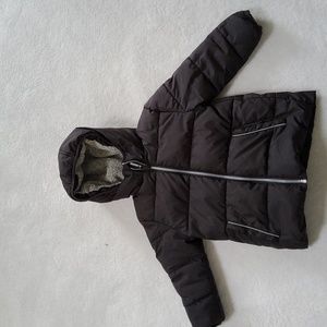 Boy's Black Warm Winter Zipper Coat Side Pockets Size 4T Pre-owned Wonder Nation